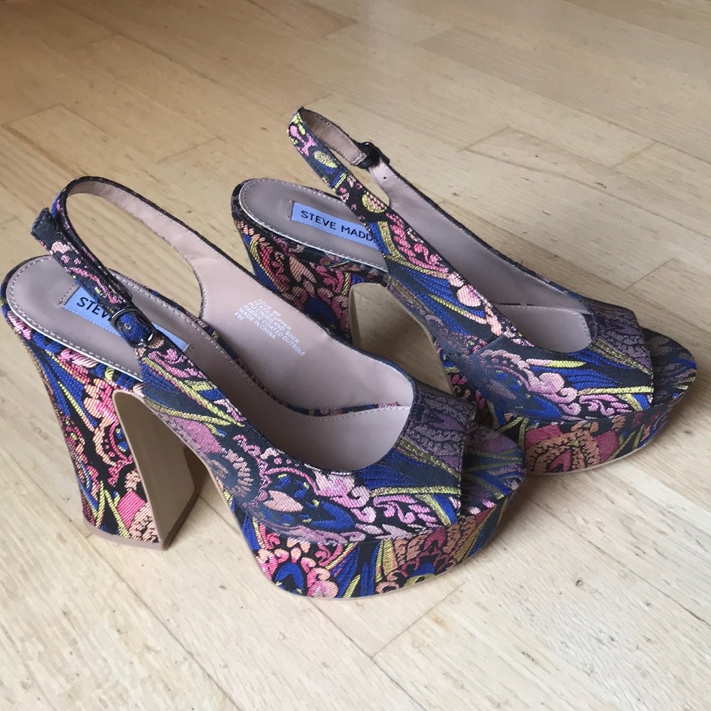 Steve Madden Tapestry Platform